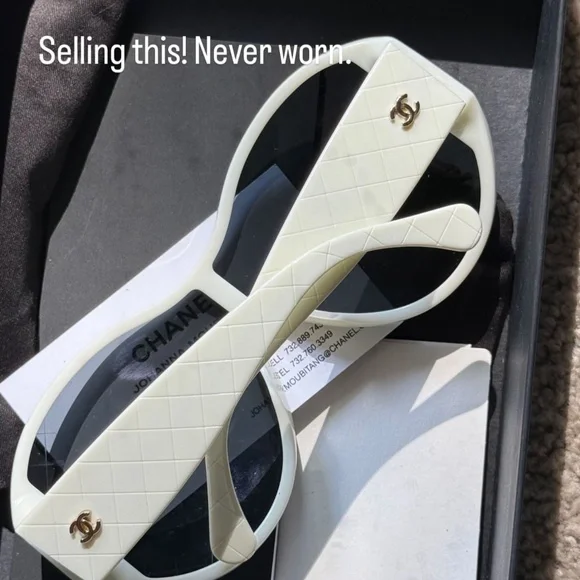 Chanel glasses - Picture 1 of 2